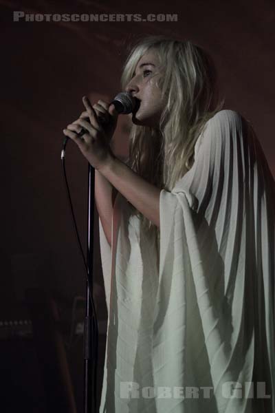 ZOLA JESUS - 2011-09-28 - PARIS - Point Ephemere - 